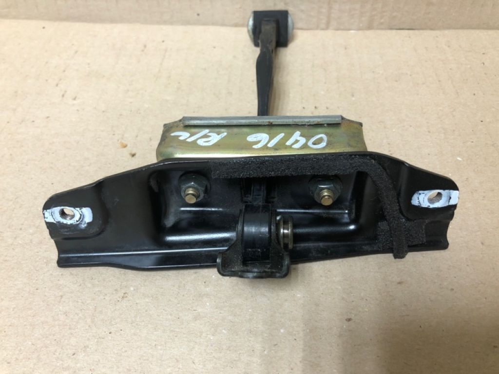 82431-EG000 | Обмежувач дверей задн. лів. INFINITI M35/M45 04-10 - Фото 4