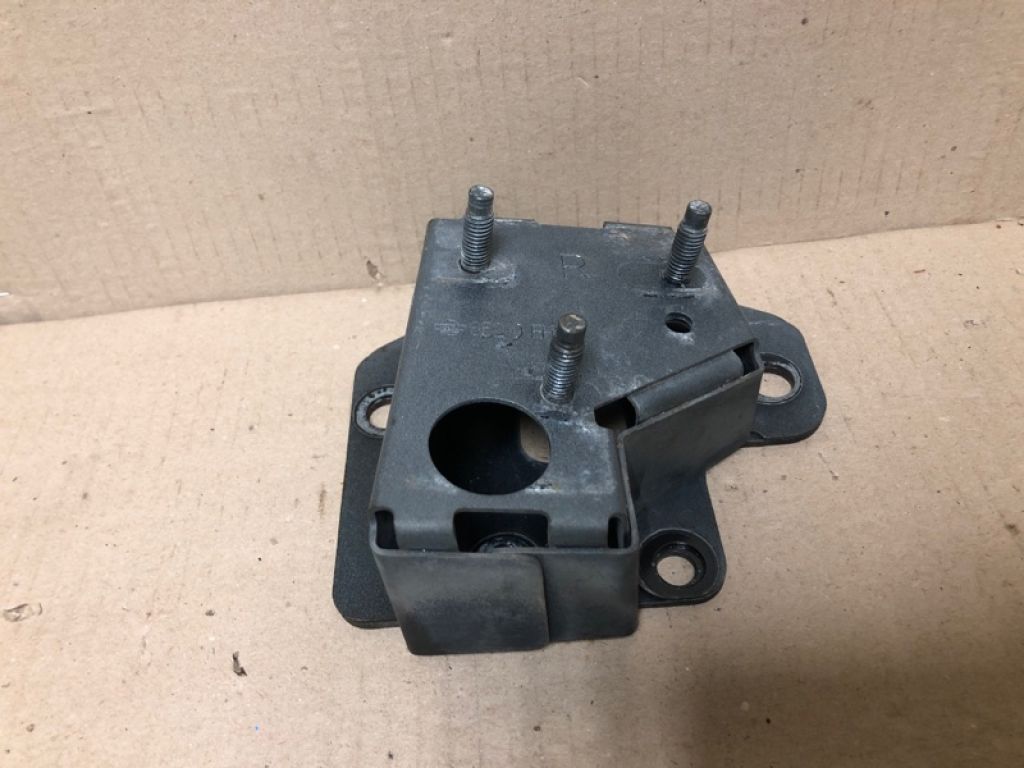 85210-EH100 | Кронштейн усилителя заднего бампера прав. INFINITI M35/M45 04-10 - Фото 4