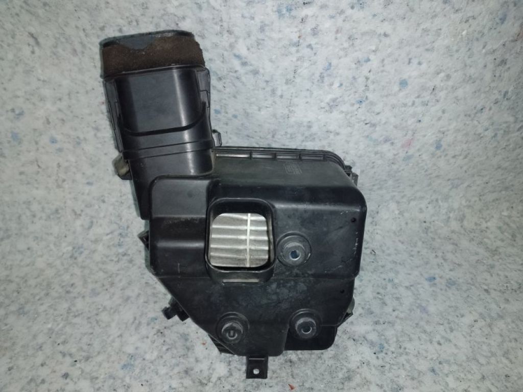 17700-0P051 | Корпус воздушного фильтра TOYOTA CAMRY 40 06-11