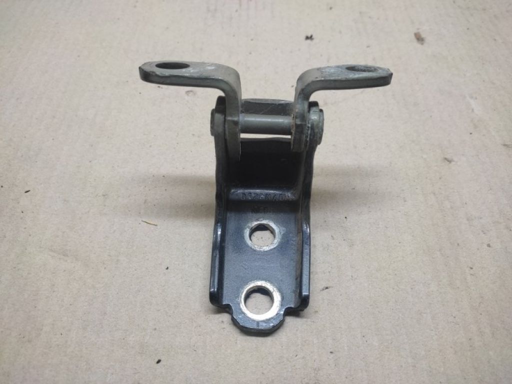 67960-TX4-H02ZZ | Петля двері нижня задн. лів. ACURA RDX 12-19 - Фото 2