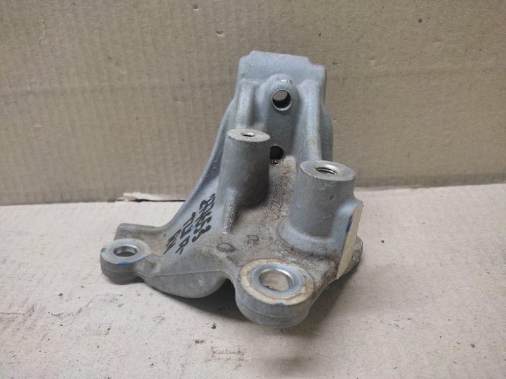 50290-T2F-A01 | Кріплення балки підвіски передн. прав. ACURA TLX 17-20 - Фото 3