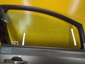 Стекло двери передн. прав. NISSAN LEAF 18-