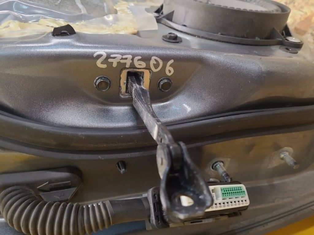 80430-3NF0A | Ограничитель двери передн. прав. NISSAN LEAF 18-