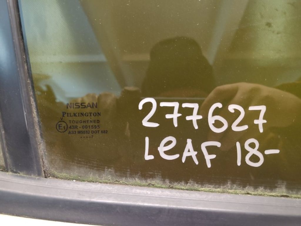 82300-3NF1A | Скло дверей задн. прав. NISSAN LEAF 18- - Фото 2