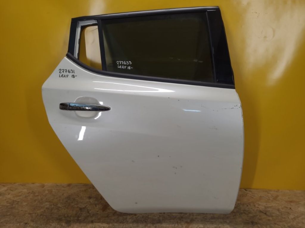 82100-5SF0A | Двері задн. прав. NISSAN LEAF 18-