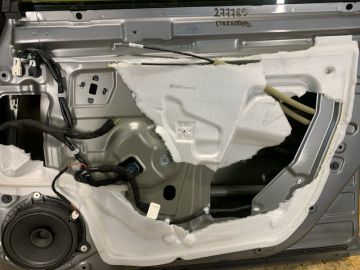 Стеклоподъемник передн. прав. NISSAN LEAF 18-
