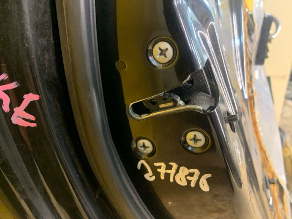 Замок двери задн. лев. NISSAN JUKE 10-19