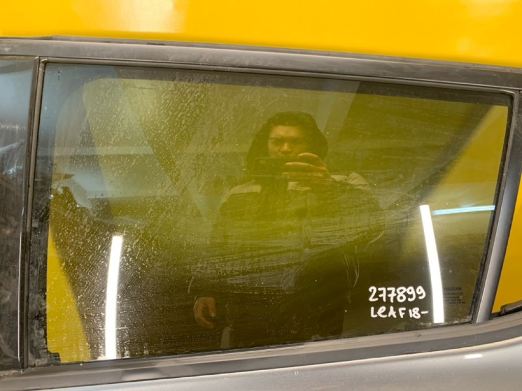 82301-3NF1A | Стекло двери задн. лев. NISSAN LEAF 18-