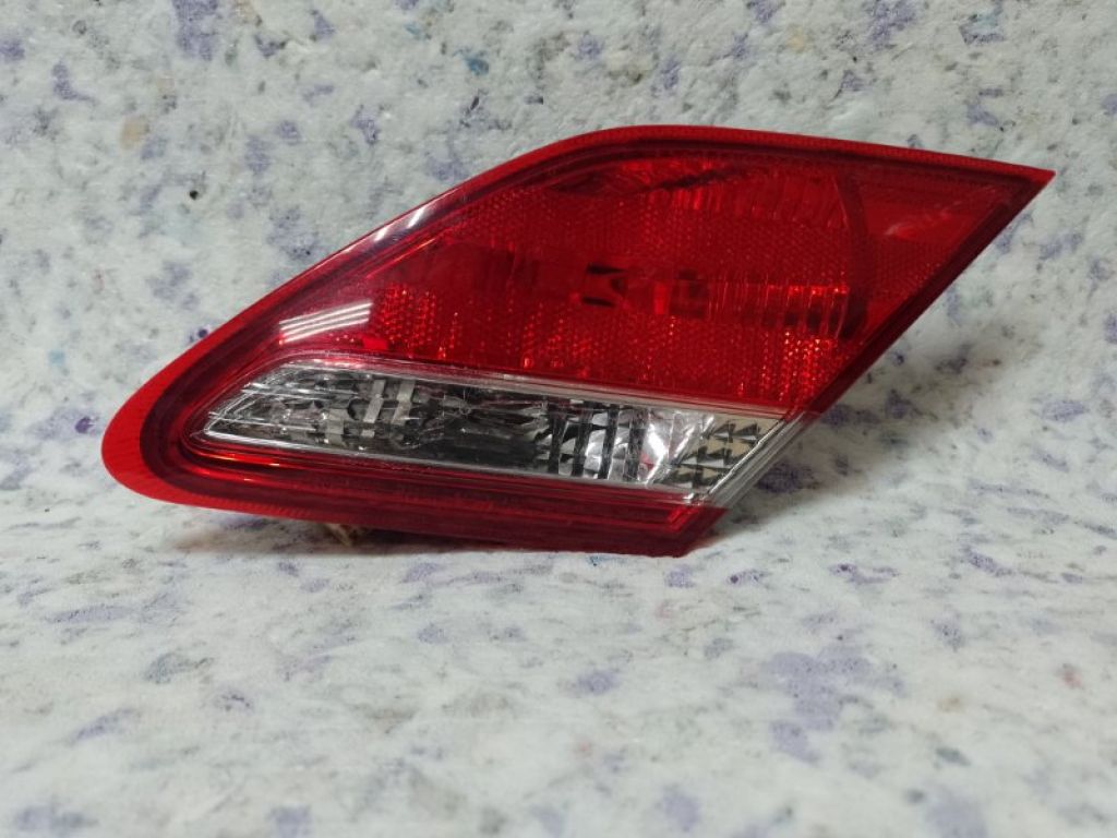 81580-AC020 | Ліхтар внутрішній задн. прав. TOYOTA AVALON 05-12
