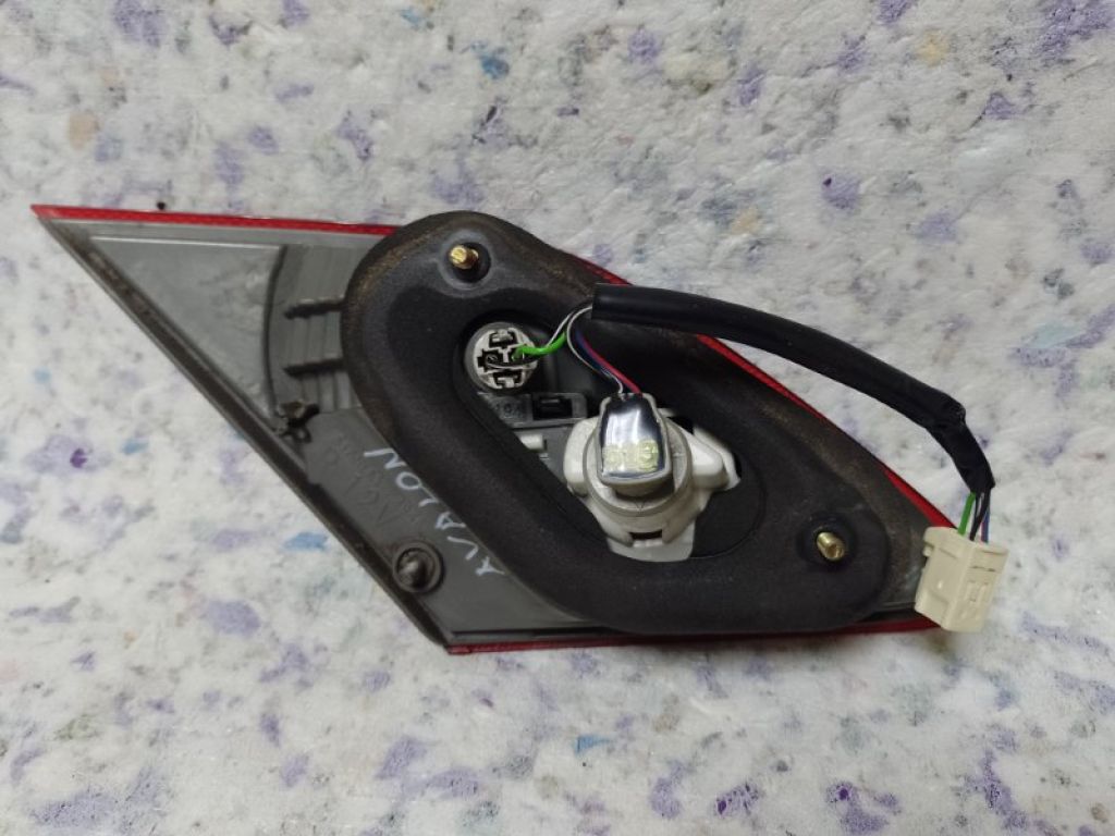 81580-AC020 | Ліхтар внутрішній задн. прав. TOYOTA AVALON 05-12 - Фото 2