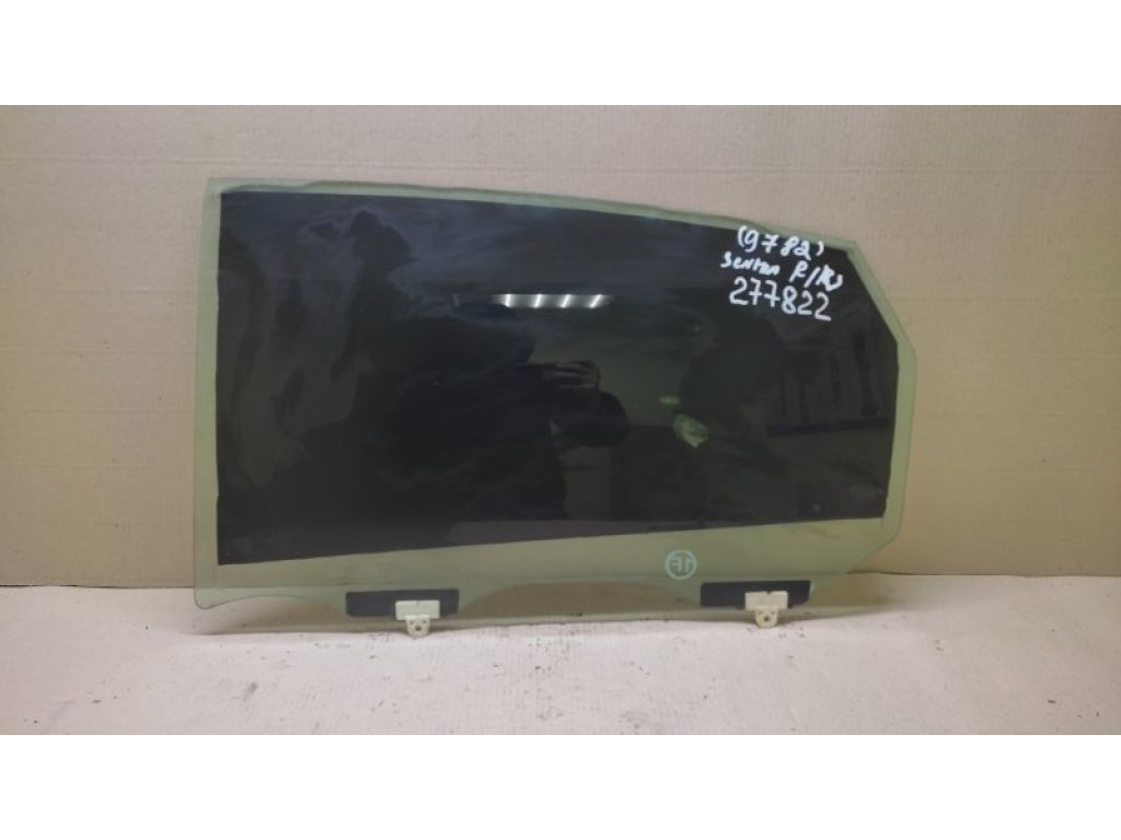 82301-3SG0A | Скло дверей задн. лів. NISSAN SENTRA B17 12-21