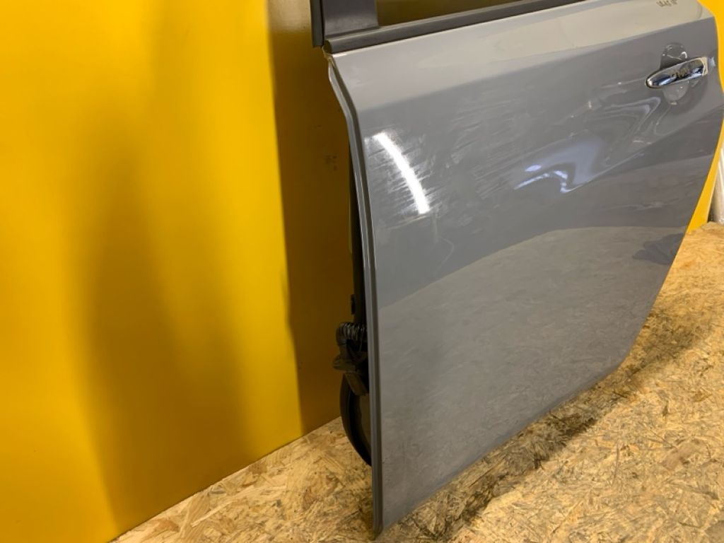 82101-5SF0A | Двері задн. лів. NISSAN LEAF 18- - Фото 2