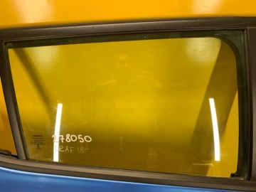 Стекло двери задн. прав. NISSAN LEAF 18-