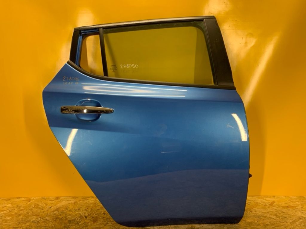 82100-5SF0A | Двері задн. прав. NISSAN LEAF 18-