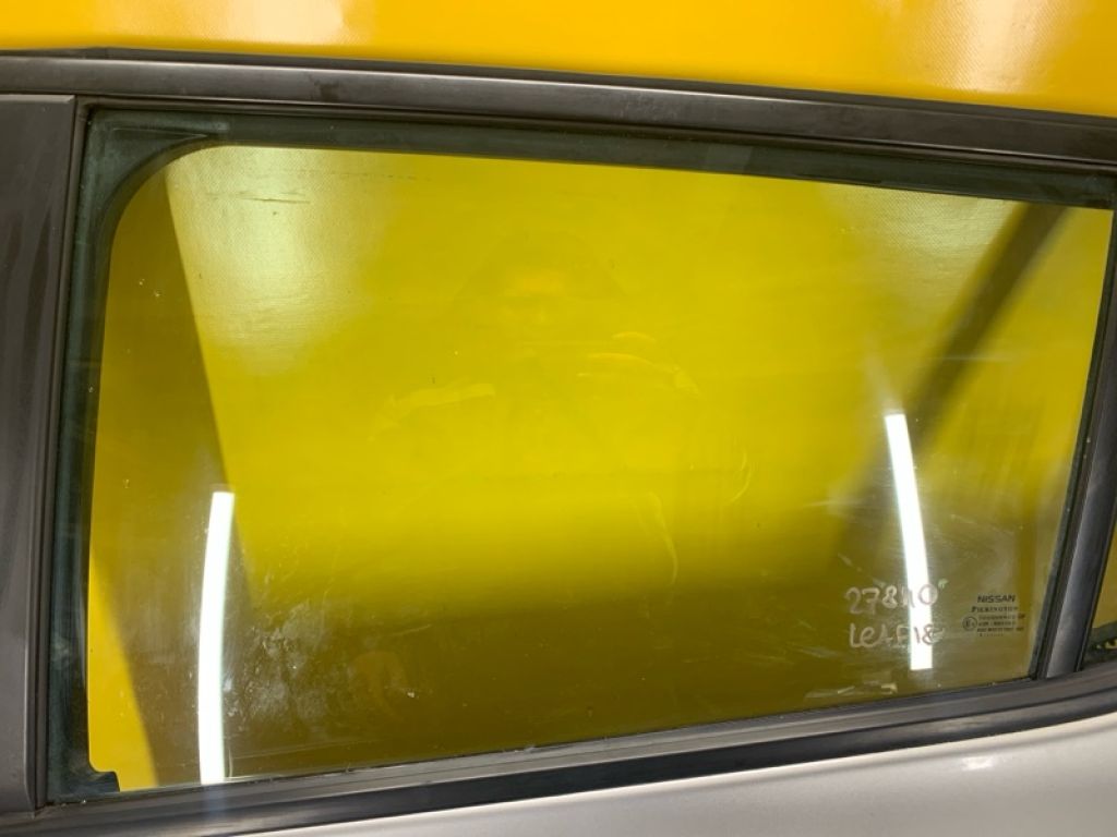 82301-3NF1A | Скло дверей задн. лів. NISSAN LEAF 18-