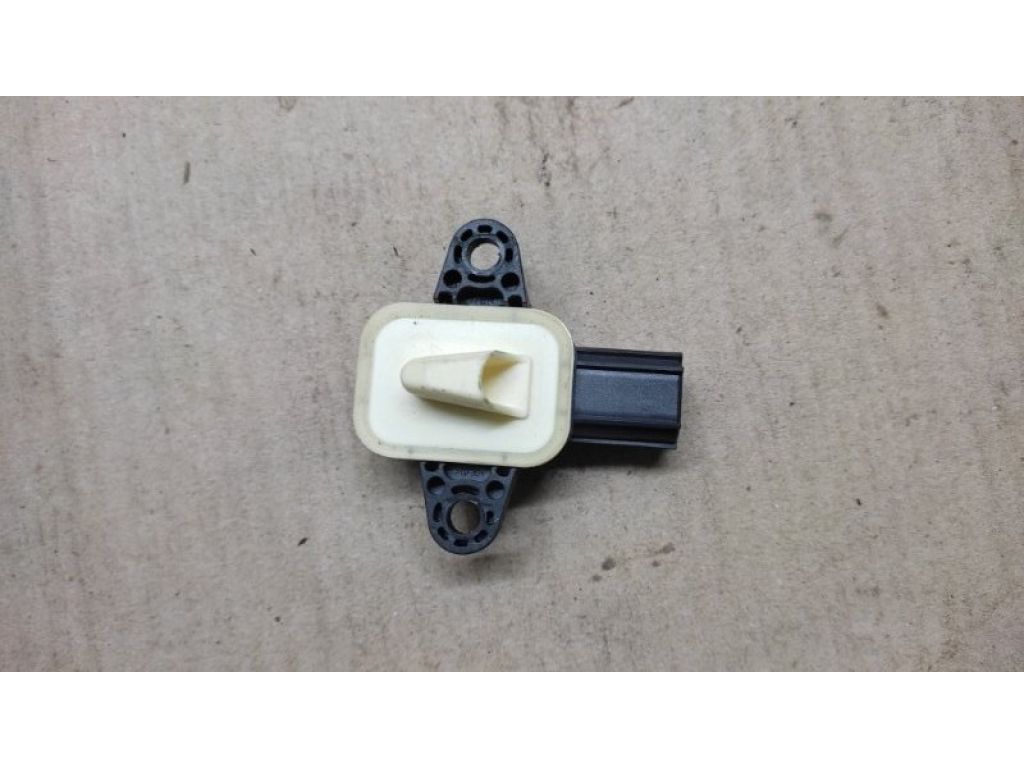 HM5Z-14B345-A | Датчик удару FORD FOCUS 10-18 - Фото 4