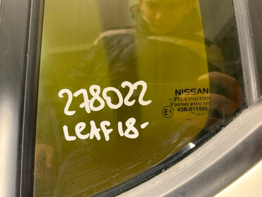 82221-5SF1A | Скло дверей глухе задн. лів. NISSAN LEAF 18- - Фото 2