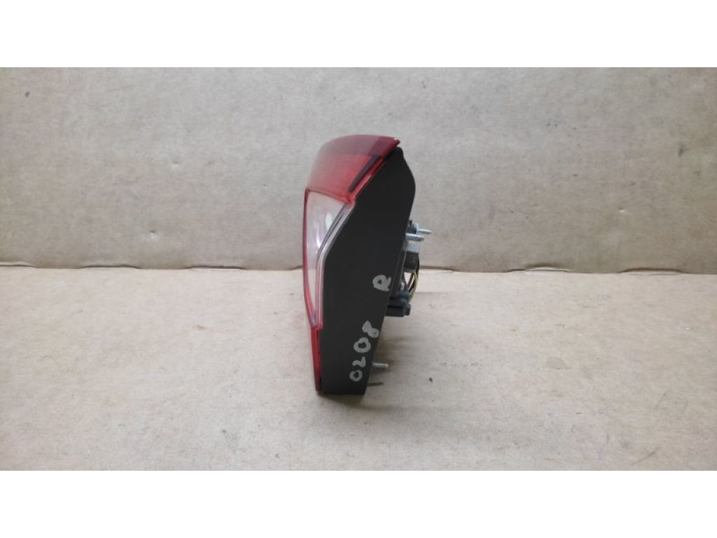 DS7Z-13404-A | Фонарь внутренний прав. FORD FUSION 14- - Фото 2