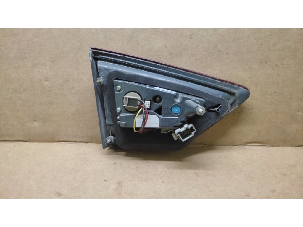 DS7Z-13404-A | Фонарь внутренний прав. FORD FUSION 14- - Фото 3