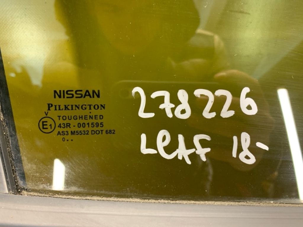82300-3NF1A | Стекло двери задн. прав. NISSAN LEAF 18- - Фото 2