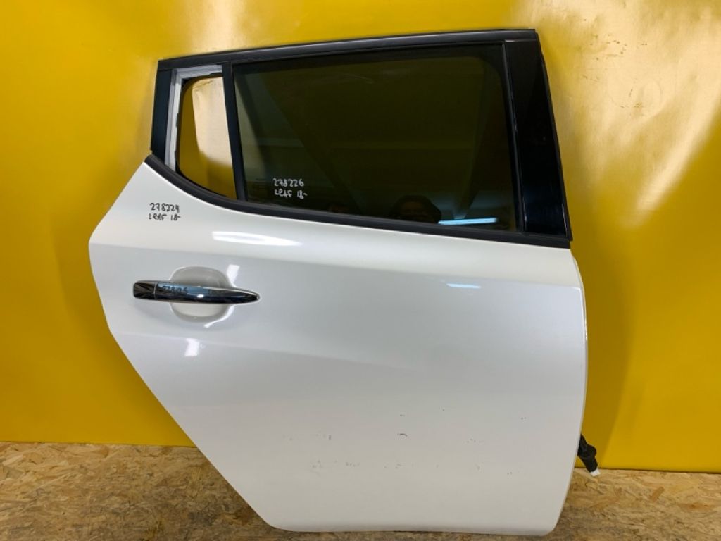 82100-5SF0A | Дверь задн. прав. NISSAN LEAF 18-