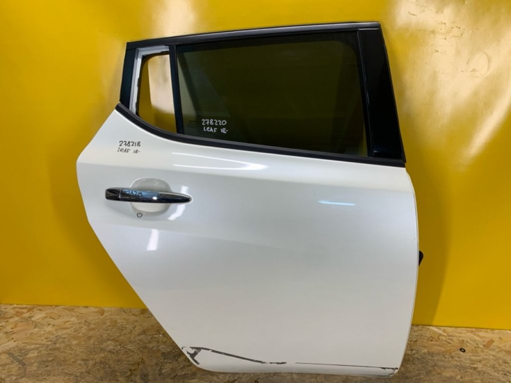 82100-5SF0A | Двері задн. прав. NISSAN LEAF 18-