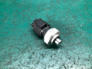 Датчик давления кондиционера LEXUS RX350/450 09-15