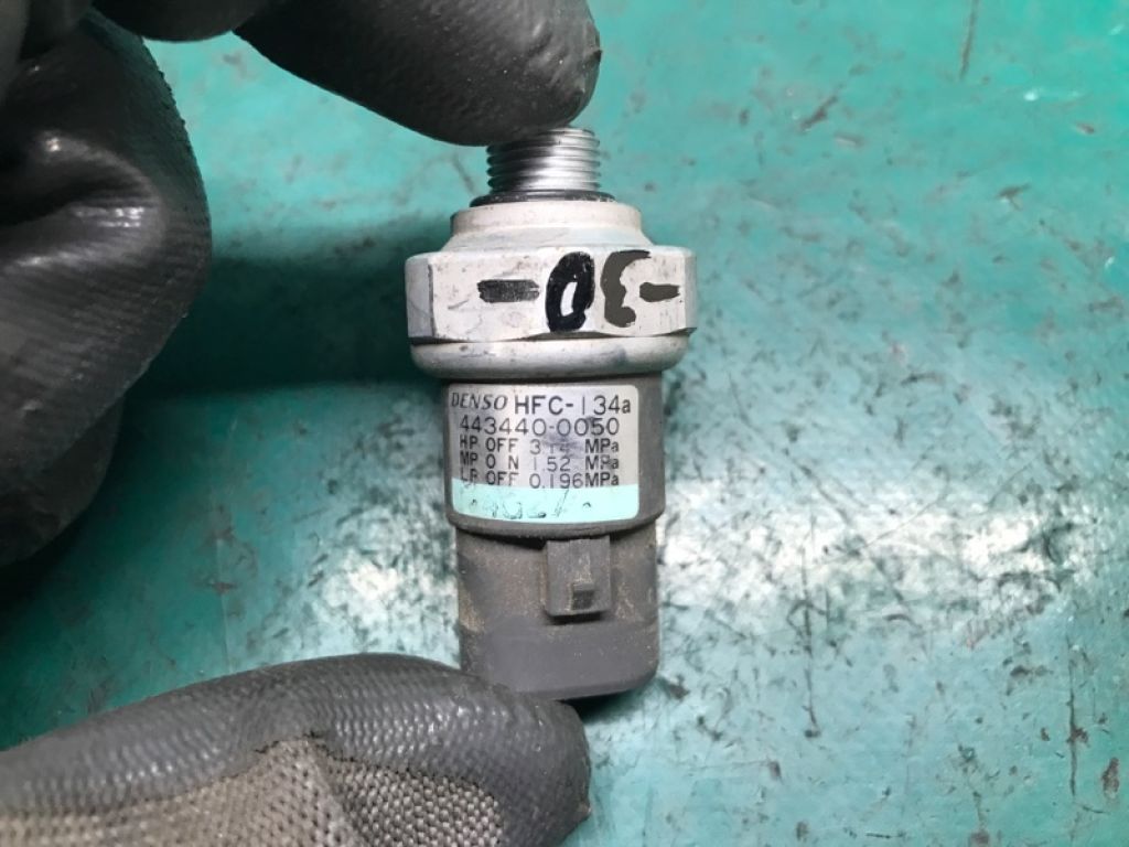 88645-08010 | Датчик давления кондиционера TOYOTA CAMRY 30 02-06 - Фото 5