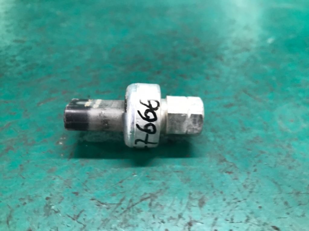 68156982AA | Датчик давления кондиционера DODGE JOURNEY 08-20 - Фото 3