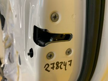 Замок двери задн. прав. NISSAN LEAF 18-