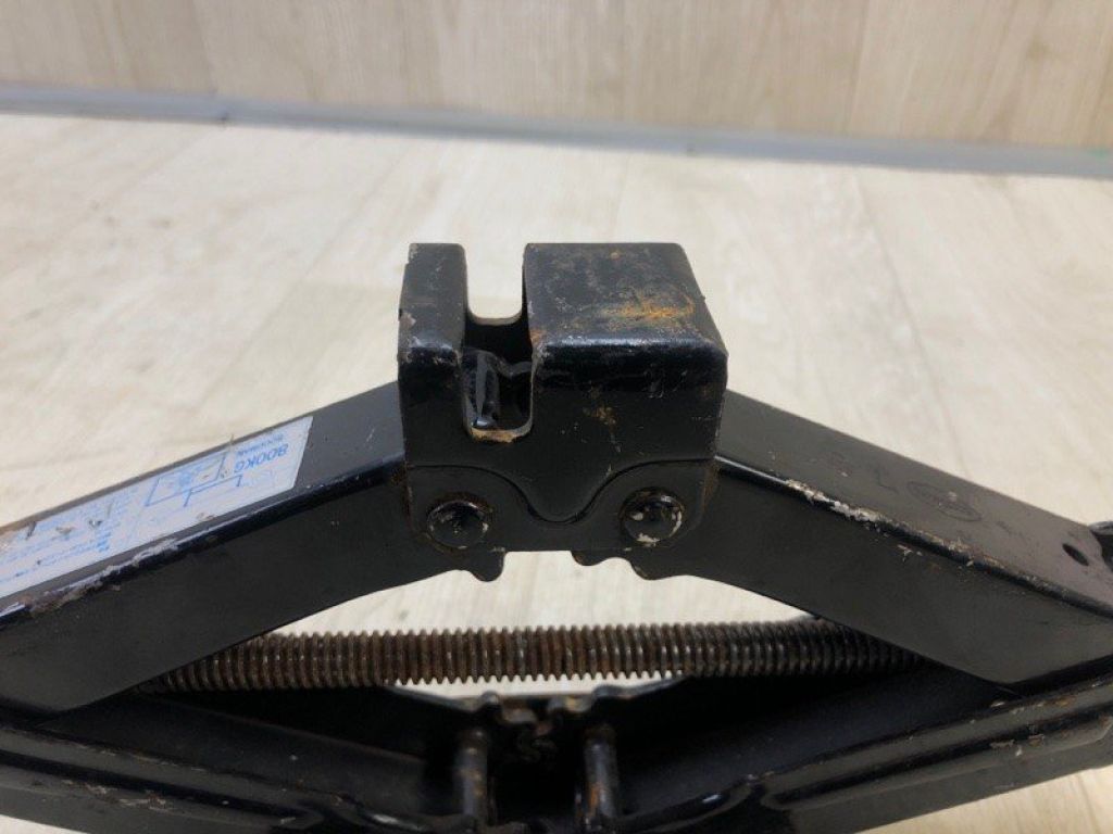 GJ6A-37-790A | Домкрат MAZDA 3 BK 03-08 - Фото 5