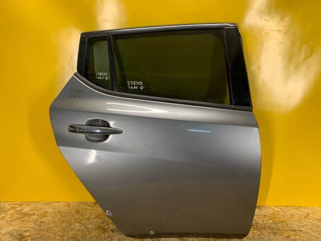 82100-5SF0A | Двері задн. прав. NISSAN LEAF 18-