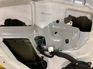 Стеклоподъемник задн. лев. NISSAN LEAF 18-