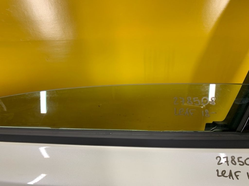 80331-5SF0A | Скло дверей передн. лів. NISSAN LEAF 18-