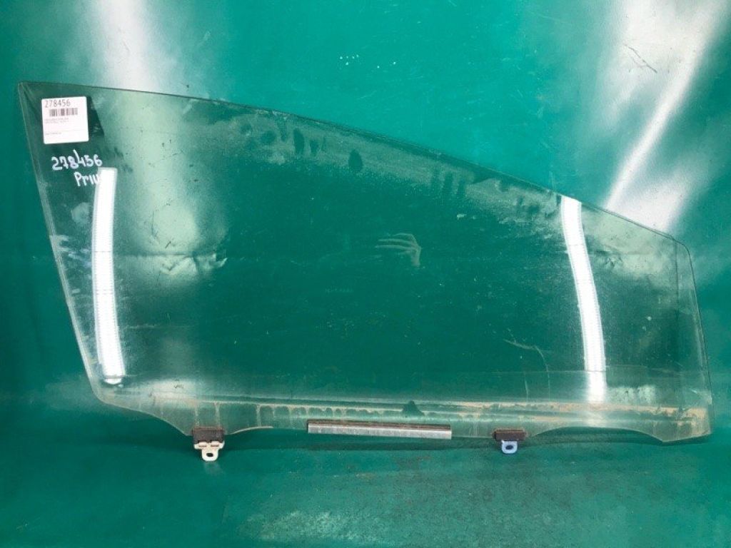 68101-47070 | Стекло двери передн. прав. TOYOTA PRIUS - 30 09-17