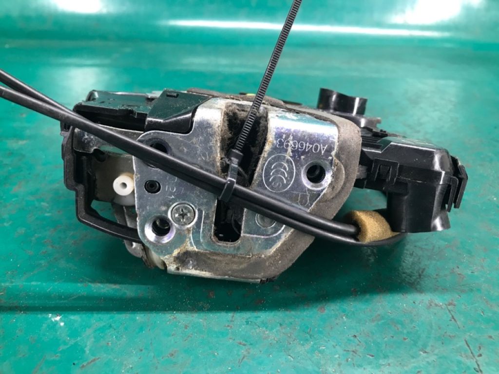 69030-06200 | Замок двері передн. прав. TOYOTA COROLLA 150 06-13