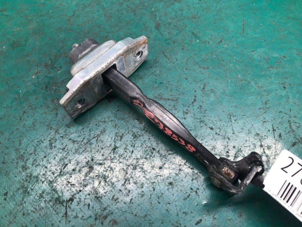 68620-06040 | Обмежувач дверей передн. лів. TOYOTA CAMRY 40 06-11