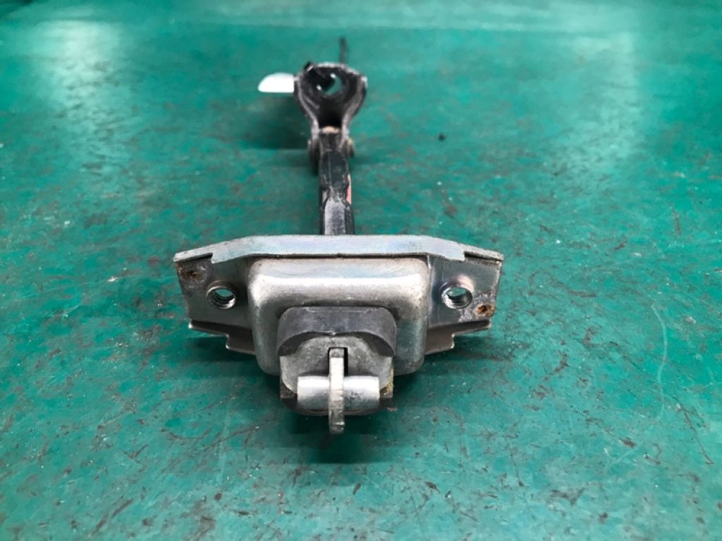 68620-06040 | Обмежувач дверей передн. лів. TOYOTA CAMRY 40 06-11 - Фото 4