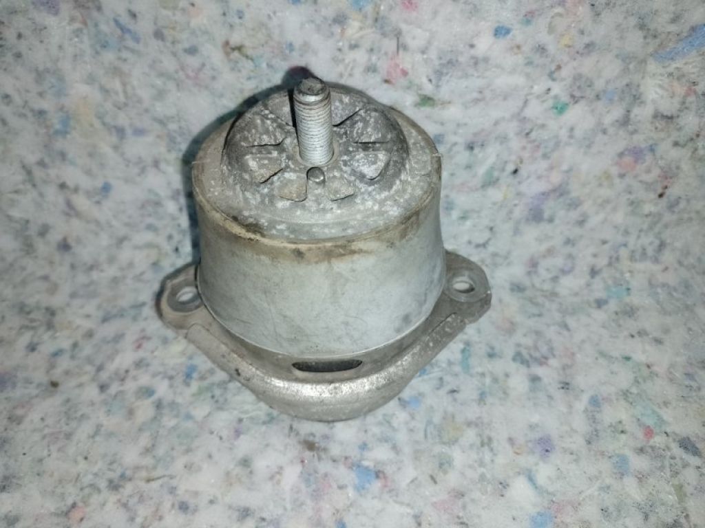 7P6 199 131 | Подушка двигуна VOLKSWAGEN TOUAREG 10-17