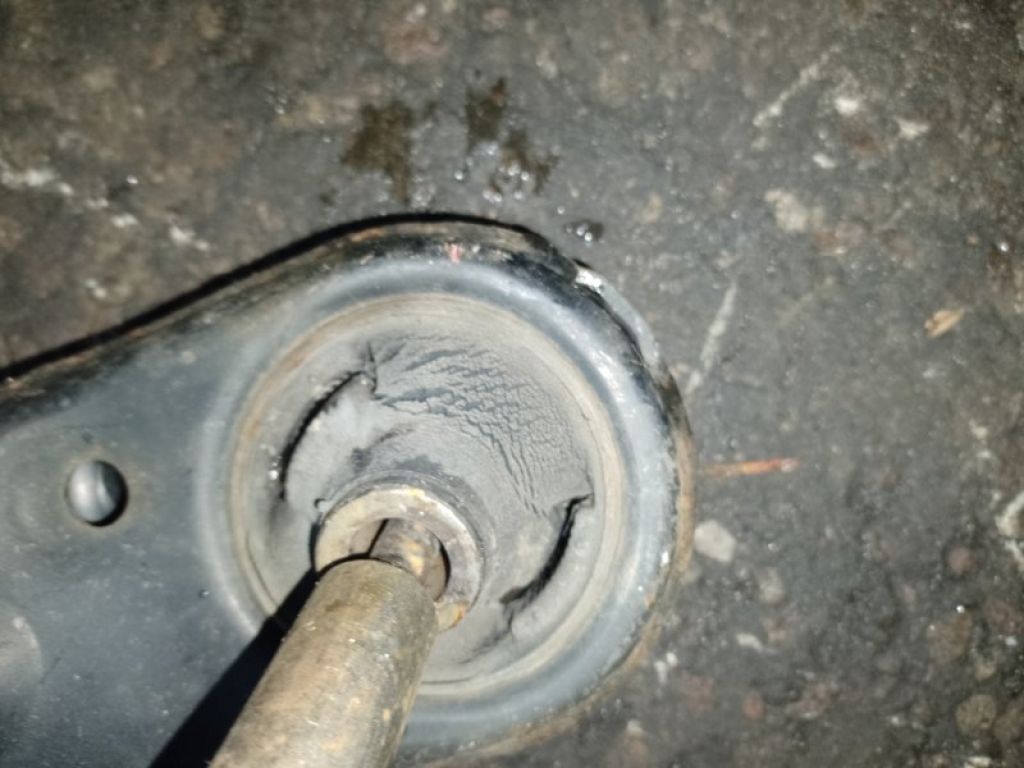 48069-47050 | Рычаг передней подвески нижний лев. TOYOTA PRIUS - 30 09-17 - Фото 3