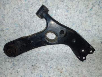Рычаг передней подвески нижний лев. TOYOTA PRIUS - 30 09-17