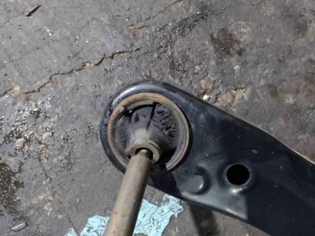 48068-47050 | Рычаг передней подвески нижний прав. TOYOTA PRIUS - 30 09-17 - Фото 3