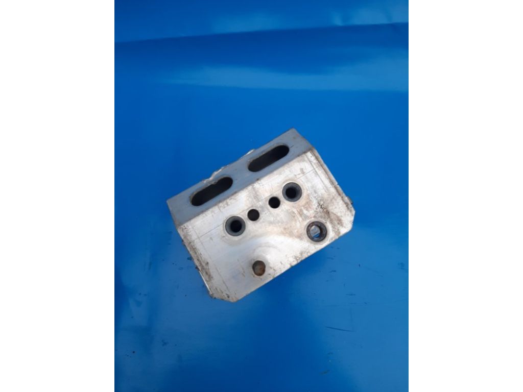 57014-47040 | Кронштейн/крепление усилителя переднего бампера лев. TOYOTA PRIUS - 30 09-17 - Фото 3