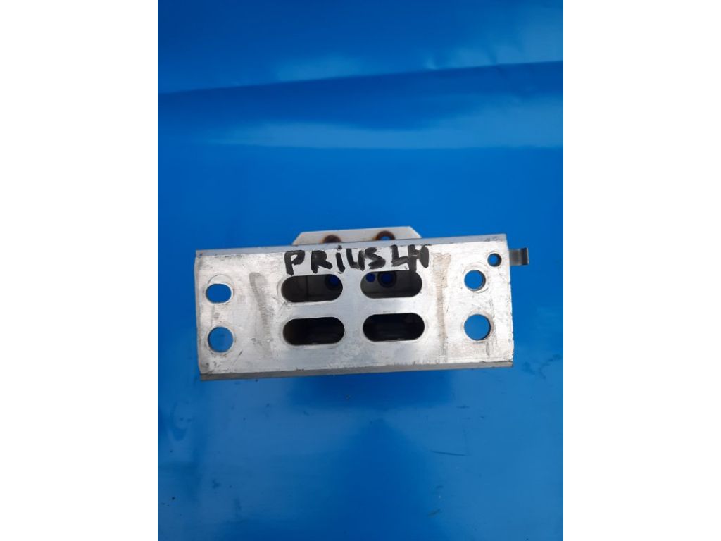 57014-47040 | Кронштейн усилителя переднего бампера лев. TOYOTA PRIUS - 30 09-17