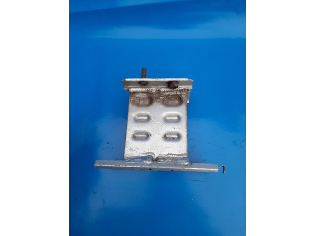 57014-47040 | Кронштейн/крепление усилителя переднего бампера лев. TOYOTA PRIUS - 30 09-17 - Фото 4