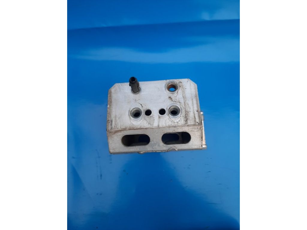57013-47040 | Кронштейн/крепление усилителя переднего бампера прав. TOYOTA PRIUS - 30 09-17 - Фото 3
