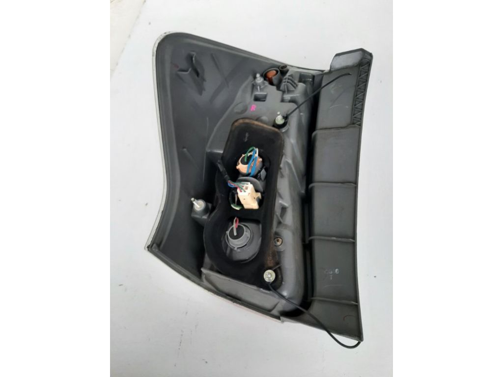 81551-47140 | Ліхтар зовнішній задн. прав. TOYOTA PRIUS PLUS 11-14 - Фото 4