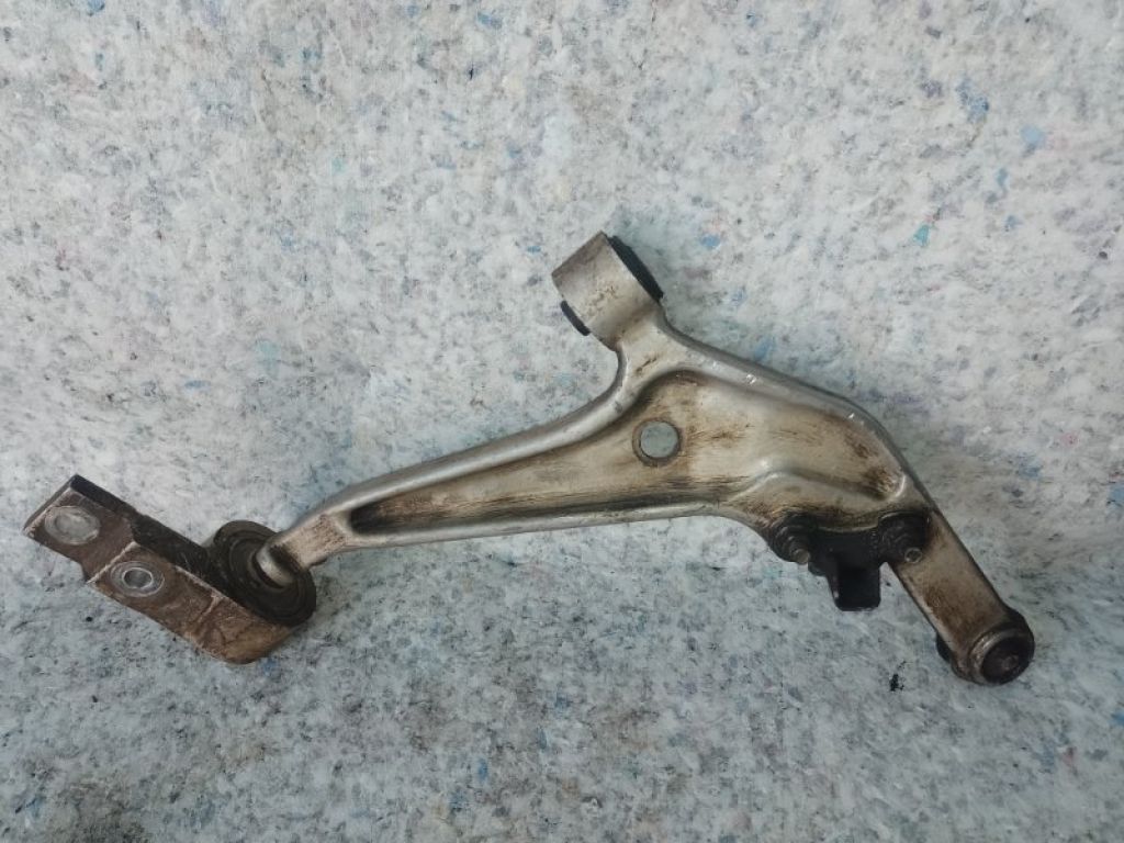 54501-8H310 | Важіль передньої підвіски нижній лів. NISSAN X-TRAIL T30 01-07 - Фото 2