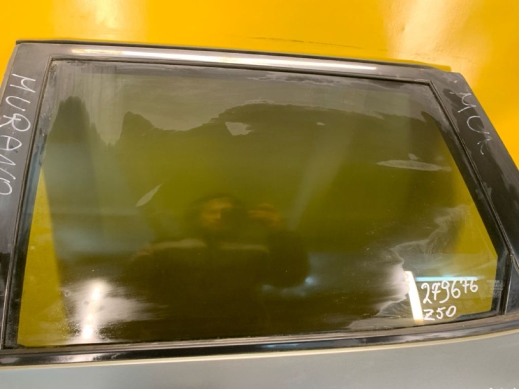 82301-CB800 | Стекло двери задн. лев. NISSAN MURANO Z50 02-07