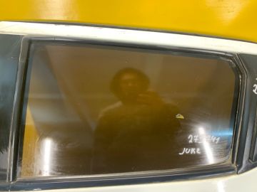 Скло дверей задн. лів. NISSAN JUKE 10-19